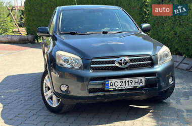 Позашляховик / Кросовер Toyota RAV4 2007 в Нововолинську