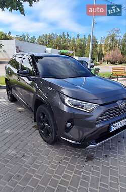 Внедорожник / Кроссовер Toyota RAV4 2019 в 