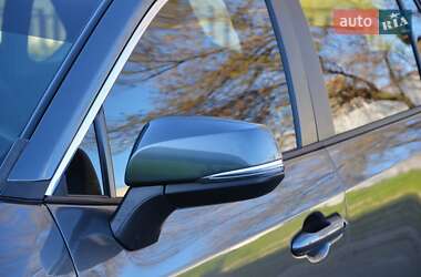 Внедорожник / Кроссовер Toyota RAV4 2020 в 
