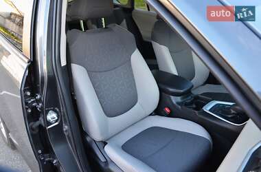 Внедорожник / Кроссовер Toyota RAV4 2020 в 