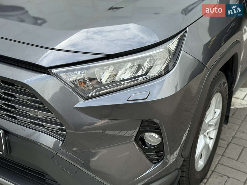 Позашляховик / Кросовер Toyota RAV4 2020 в Києві