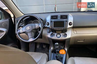Позашляховик / Кросовер Toyota RAV4 2006 в 