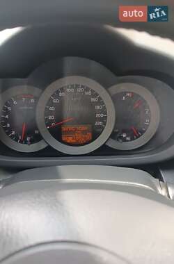 Внедорожник / Кроссовер Toyota RAV4 2006 в 