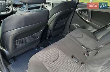 Внедорожник / Кроссовер Toyota RAV4 2011 в 