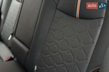 Позашляховик / Кросовер Toyota RAV4 2021 в 