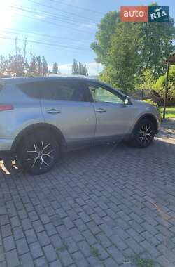 Внедорожник / Кроссовер Toyota RAV4 2017 в Киеве