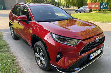 Позашляховик / Кросовер Toyota RAV4 2021 в 
