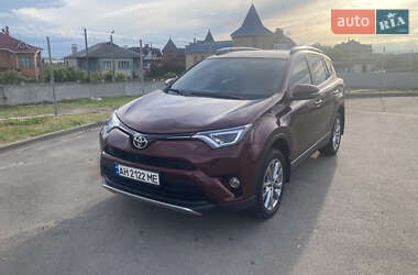 Позашляховик / Кросовер Toyota RAV4 2016 в Києві