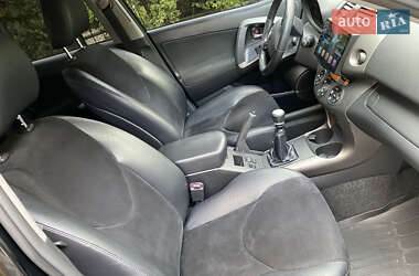 Внедорожник / Кроссовер Toyota RAV4 2011 в 