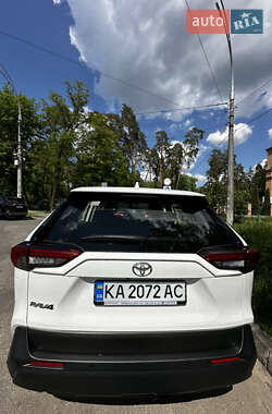 Внедорожник / Кроссовер Toyota RAV4 2019 в 