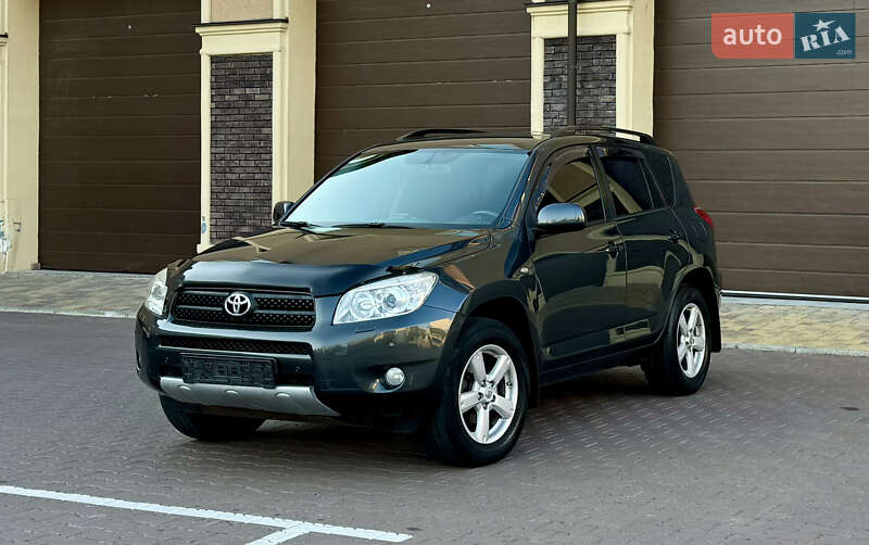 Внедорожник / Кроссовер Toyota RAV4 2007 в 