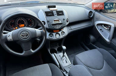 Внедорожник / Кроссовер Toyota RAV4 2007 в 