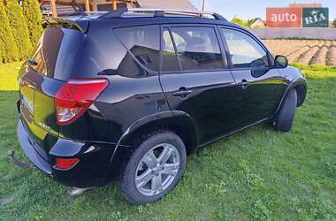 Внедорожник / Кроссовер Toyota RAV4 2006 в 