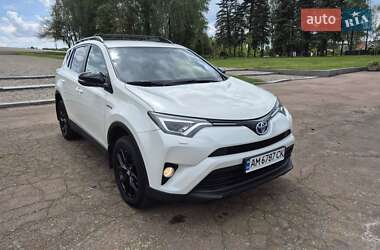Позашляховик / Кросовер Toyota RAV4 2018 в 