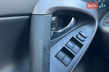 Позашляховик / Кросовер Toyota RAV4 2008 в 