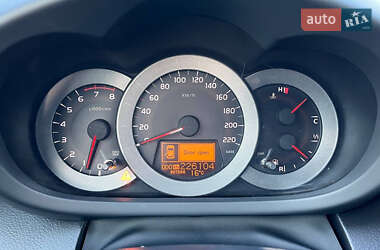 Позашляховик / Кросовер Toyota RAV4 2008 в 