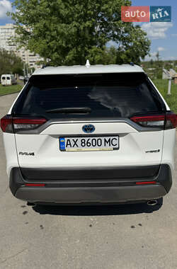 Позашляховик / Кросовер Toyota RAV4 2019 в 
