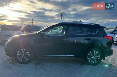 Внедорожник / Кроссовер Toyota RAV4 2014 в 