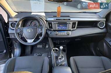Внедорожник / Кроссовер Toyota RAV4 2014 в 