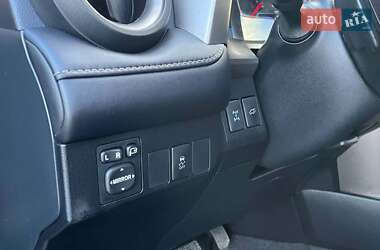 Внедорожник / Кроссовер Toyota RAV4 2014 в 