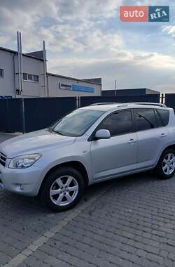 Позашляховик / Кросовер Toyota RAV4 2008 в 