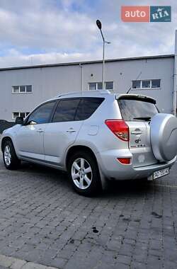 Позашляховик / Кросовер Toyota RAV4 2008 в 