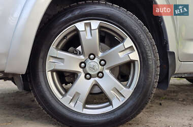 Позашляховик / Кросовер Toyota RAV4 2010 в 