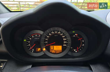 Позашляховик / Кросовер Toyota RAV4 2010 в 