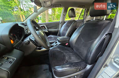 Позашляховик / Кросовер Toyota RAV4 2010 в 