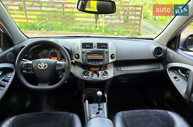 Позашляховик / Кросовер Toyota RAV4 2010 в 