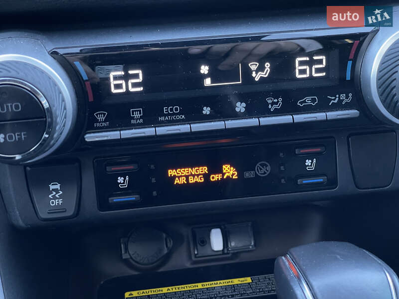 Внедорожник / Кроссовер Toyota RAV4 2019 в Одессе