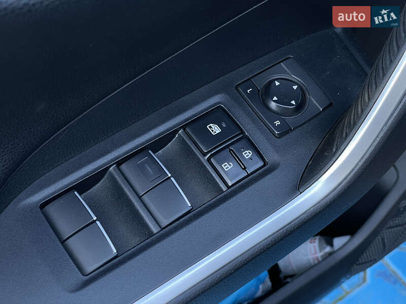 Внедорожник / Кроссовер Toyota RAV4 2019 в Одессе
