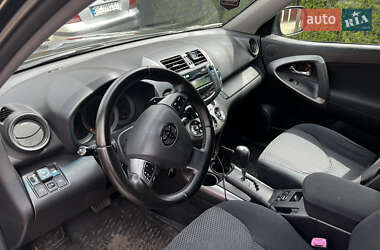 Внедорожник / Кроссовер Toyota RAV4 2010 в 