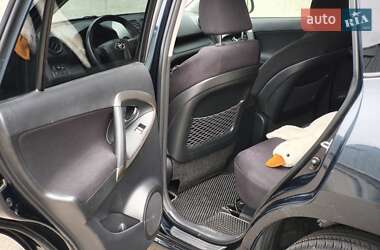 Позашляховик / Кросовер Toyota RAV4 2010 в 