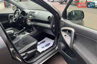 Позашляховик / Кросовер Toyota RAV4 2011 в 