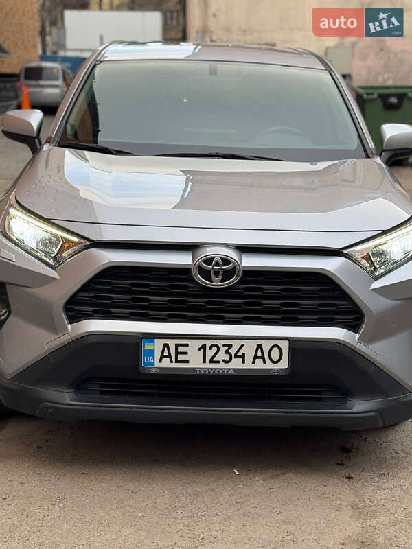 Внедорожник / Кроссовер Toyota RAV4 2020 в 