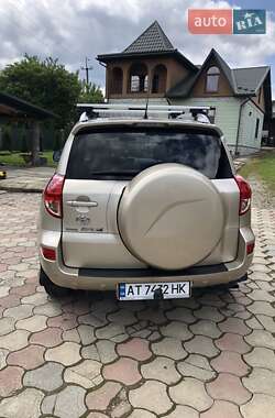 Внедорожник / Кроссовер Toyota RAV4 2008 в 
