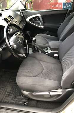 Внедорожник / Кроссовер Toyota RAV4 2008 в 