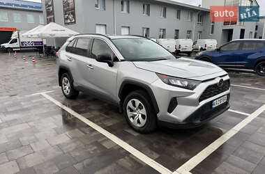 Внедорожник / Кроссовер Toyota RAV4 2019 в Киеве