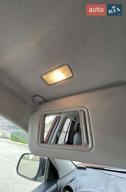Внедорожник / Кроссовер Toyota RAV4 2010 в 