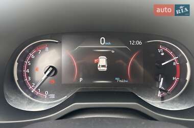 Внедорожник / Кроссовер Toyota RAV4 2019 в 