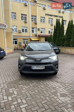 Внедорожник / Кроссовер Toyota RAV4 2018 в Киеве