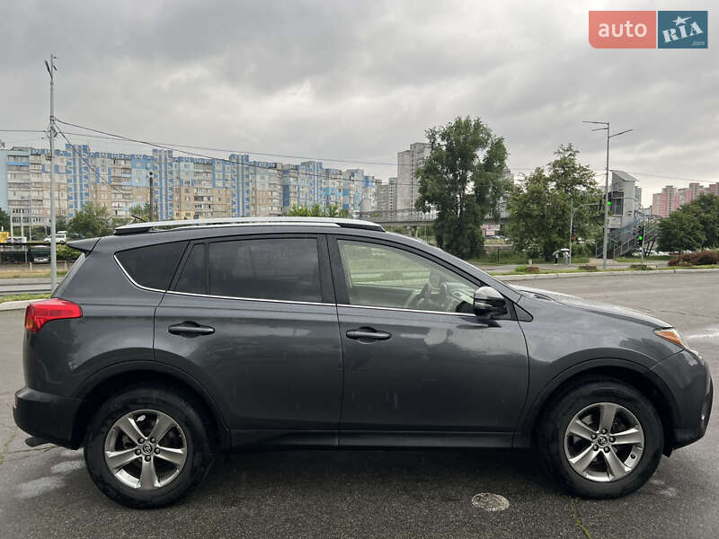 Внедорожник / Кроссовер Toyota RAV4 2015 в Киеве
