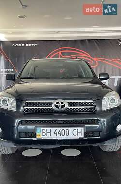 Позашляховик / Кросовер Toyota RAV4 2008 в 