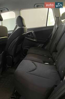 Позашляховик / Кросовер Toyota RAV4 2008 в 