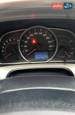 Позашляховик / Кросовер Toyota RAV4 2013 в 