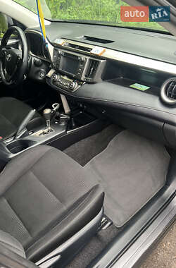Позашляховик / Кросовер Toyota RAV4 2013 в 