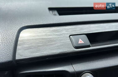 Внедорожник / Кроссовер Toyota RAV4 2016 в 