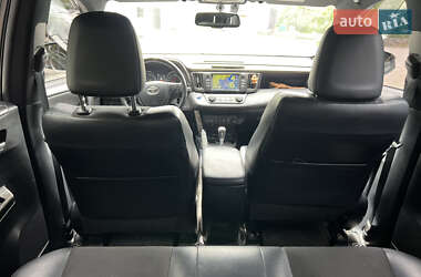 Внедорожник / Кроссовер Toyota RAV4 2016 в 