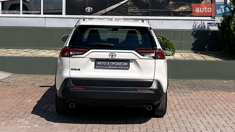 Внедорожник / Кроссовер Toyota RAV4 2021 в Черновцах